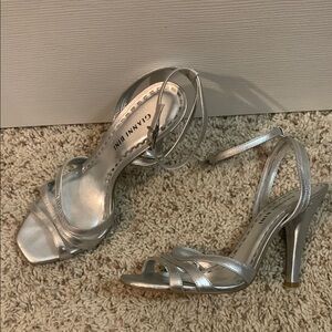 Gianni Bini Metallic Silver Heels Ankle Strap Leather Upper Size 7.5